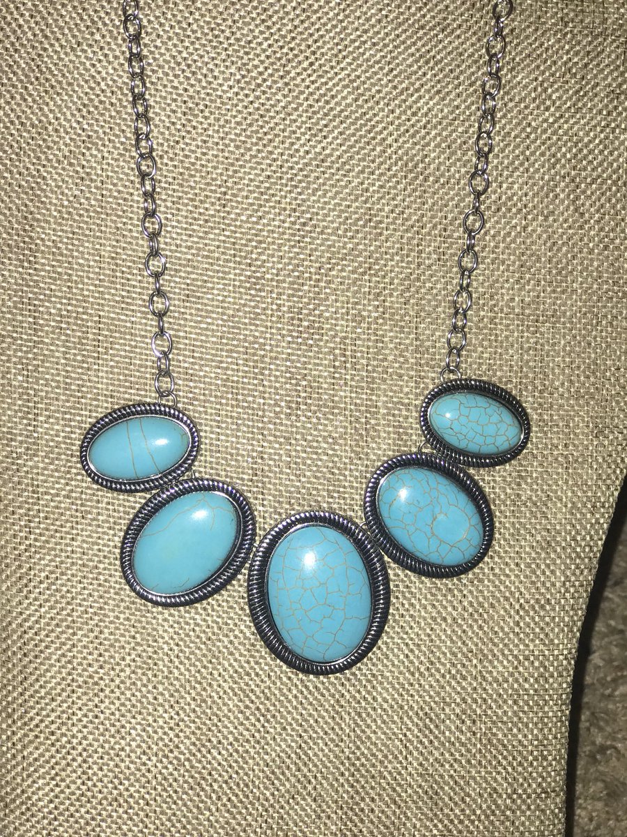 HillaryWith's tweet image. $5 Nickel and Lead Free 😍❄️😍
They make great Christmas Gifts! 🎄🌼💕 #paparazziaccessories #fivedollarjewelry #leadandnickelfree #fashion #beauty #beautiful #love #passion