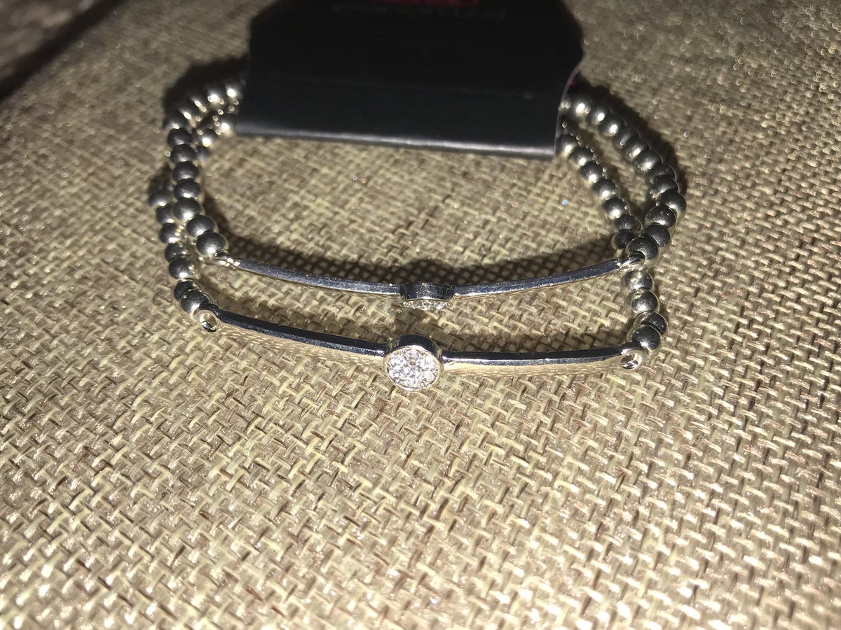 HillaryWith's tweet image. $5 Nickel and Lead Free 😍❄️😍
They make great Christmas Gifts! 🎄🌼💕 #paparazziaccessories #fivedollarjewelry #leadandnickelfree #fashion #beauty #beautiful #love #passion