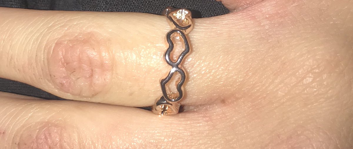 HillaryWith's tweet image. $5 Nickel and Lead Free 😍❄️😍
They make great Christmas Gifts! 🎄🌼💕 #paparazziaccessories #fivedollarjewelry #leadandnickelfree #fashion #beauty #beautiful #love #passion