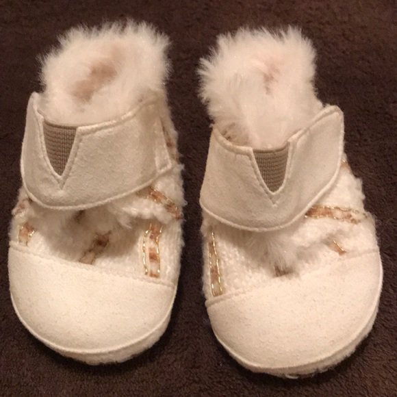 So good I had to share! Check out all the items I'm loving on <a href="/Poshmarkapp/">Poshmark</a> #poshmark #fashion #style #shopmycloset #burtsbeesbaby #oldnavy #toms: bnc.lt/focc/hMp0IV6iqS