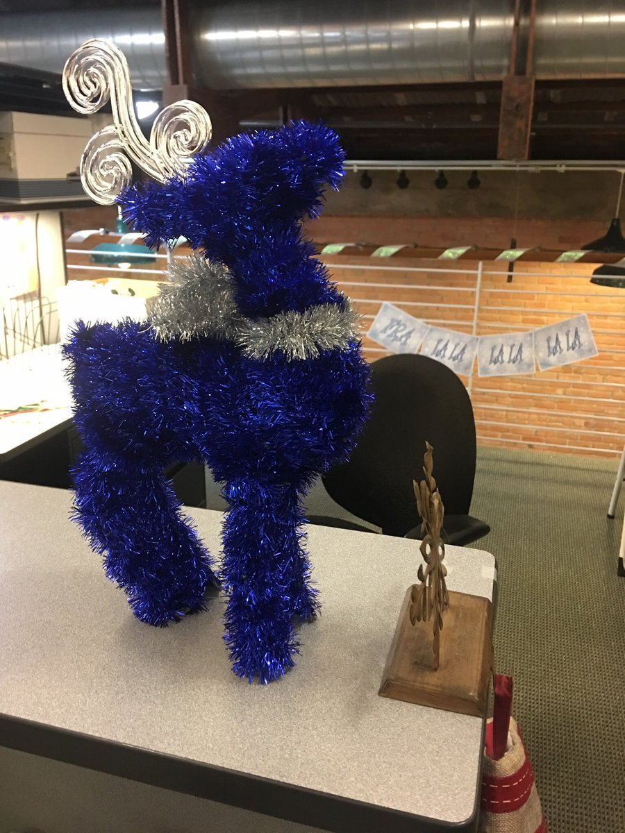 DudleyVentures's tweet photo. DV holiday spirit is afoot! We had a great afternoon wrapping gifts for Homeless Youth Connection, an amazing local AZ nonprofit.

A huge thank you to our wonderful team for participating in our 2018 Winter Giving Back Program 💯 &amp; filling the office with fun holiday decor! https://t.co/1gUu0LruOJ