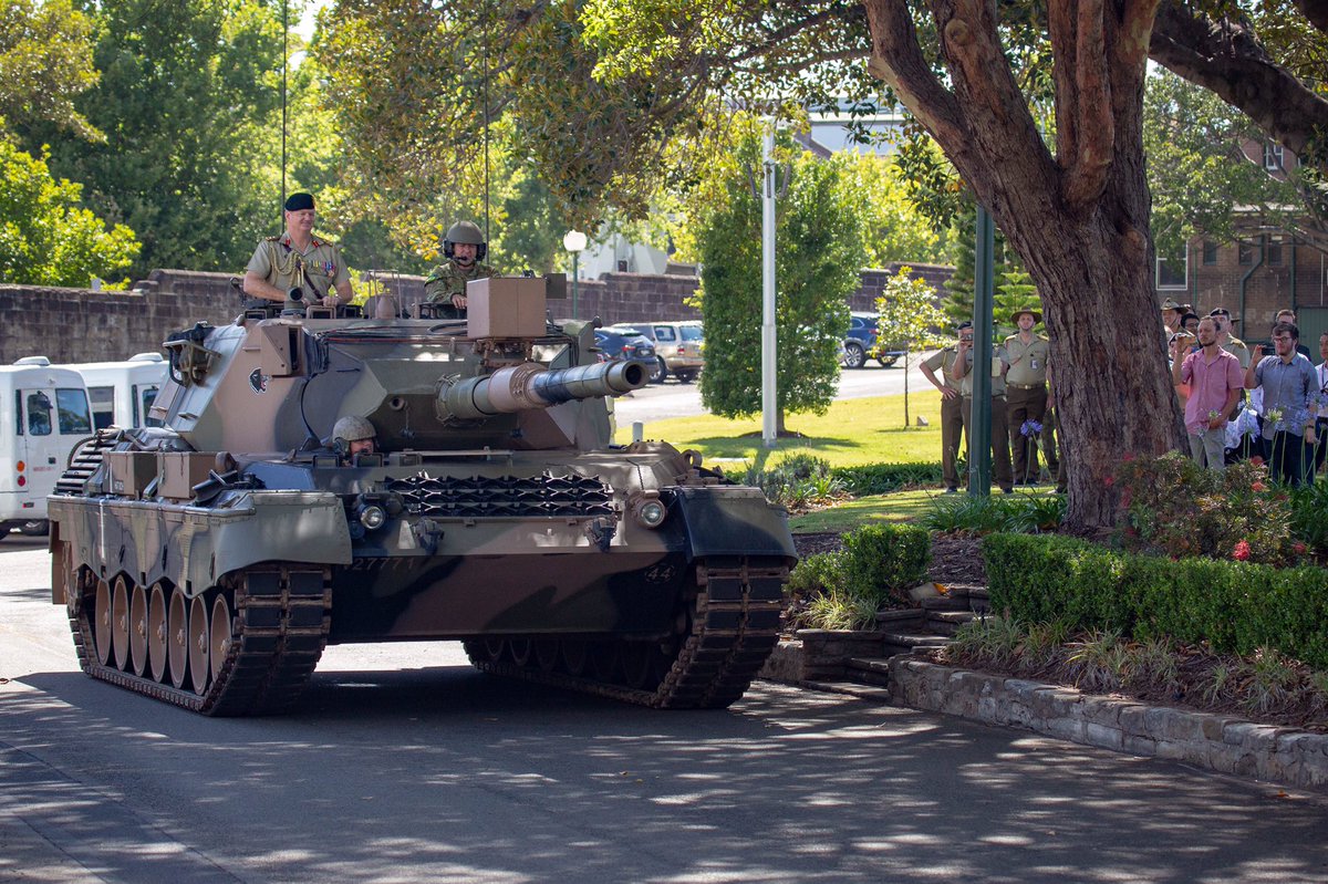 FORCOMDAusArmy's tweet image. #ForcesCommand changes hands: @comdforcomd Major General Gus McLachlan AO handed over command to Major General Greg Bilton, AM CSC at a parade at Victoria Barracks - Sydney this morning #OurPeople @AustralianArmy