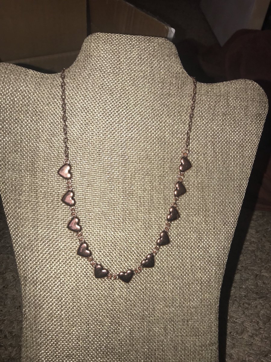 HillaryWith's tweet image. $5 Nickel and Lead Free 😍❄️😍
They make great Christmas Gifts! 🎄🌼💕 #paparazziaccessories #fivedollarjewelry #leadandnickelfree #fashion #beauty #beautiful #love #passion