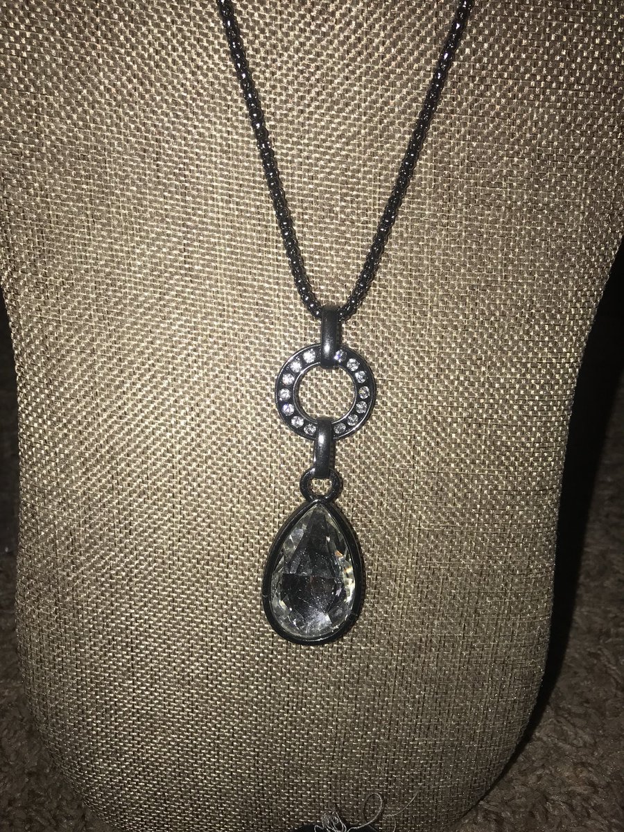 HillaryWith's tweet image. $5 Nickel and Lead Free 😍❄️😍
They make great Christmas Gifts! 🎄🌼💕 #paparazziaccessories #fivedollarjewelry #leadandnickelfree #fashion #beauty #beautiful #love #passion