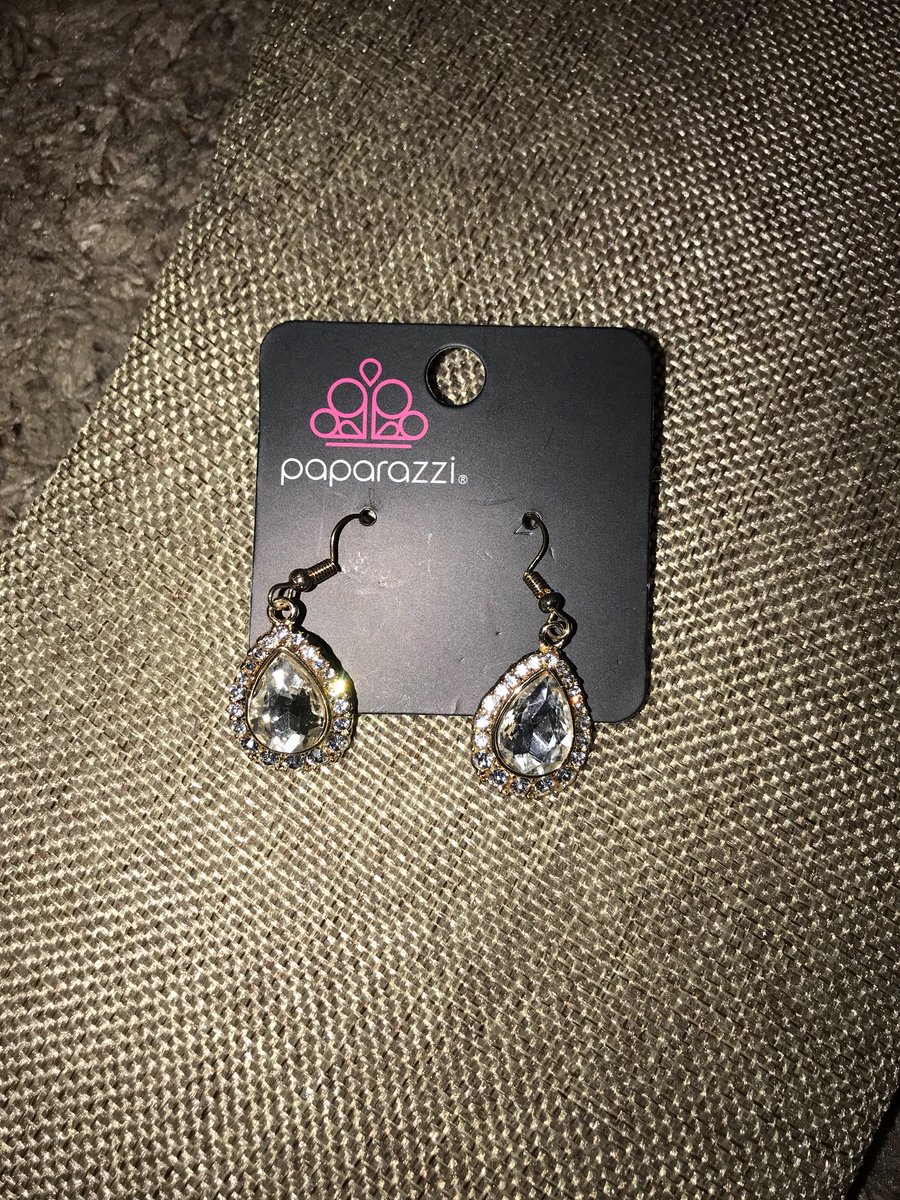 HillaryWith's tweet image. $5 Nickel and Lead Free 😍❄️😍
They make great Christmas Gifts! 🎄🌼💕 #paparazziaccessories #fivedollarjewelry #leadandnickelfree #fashion #beauty #beautiful #love #passion