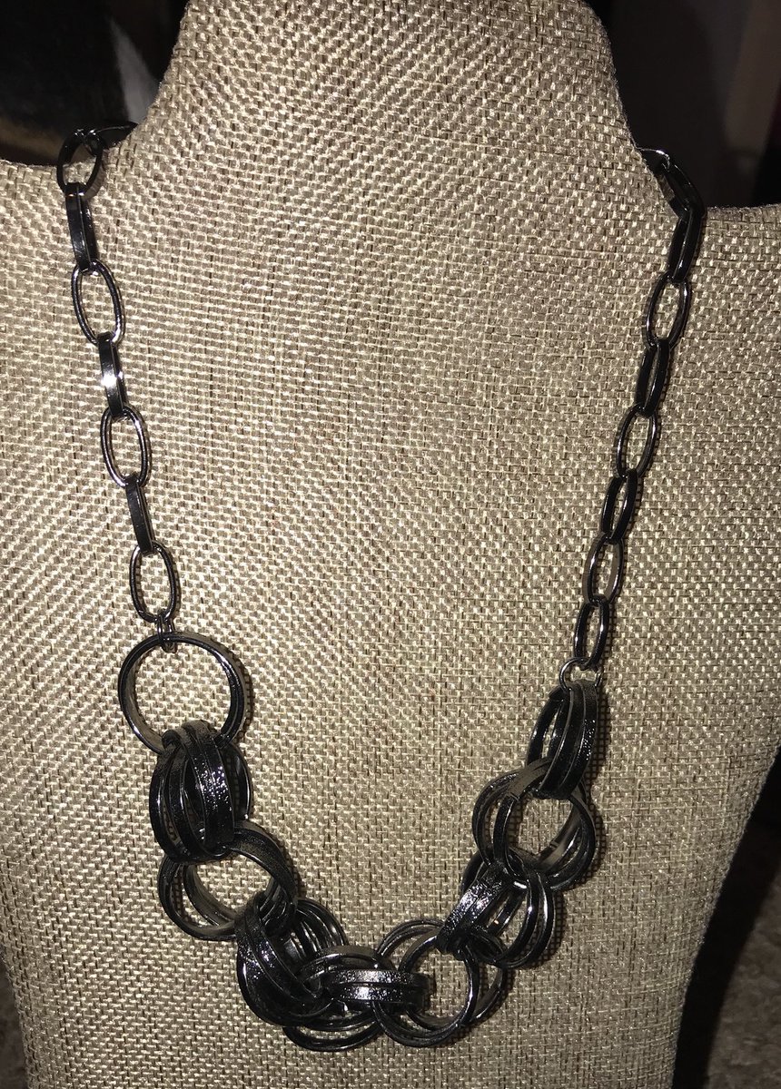 HillaryWith's tweet image. $5 Nickel and Lead Free 😍❄️😍
They make great Christmas Gifts! 🎄🌼💕 #paparazziaccessories #fivedollarjewelry #leadandnickelfree #fashion #beauty #beautiful #love #passion