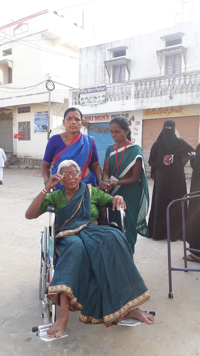 MahabubnagarO's tweet photo. Disabled Friendly Polling Station @ Mahabubnagar, Telangana 

Excellent Arrangements By @DEO_MBNR @Collector_MBNR @Jointcollector1 @dmhombnr  @rama_rajeswari @MBNRpolice @SpokespersonECI #Mahabubnagar #TelanganaElections2018 https://t.co/mHWNMSd2AN