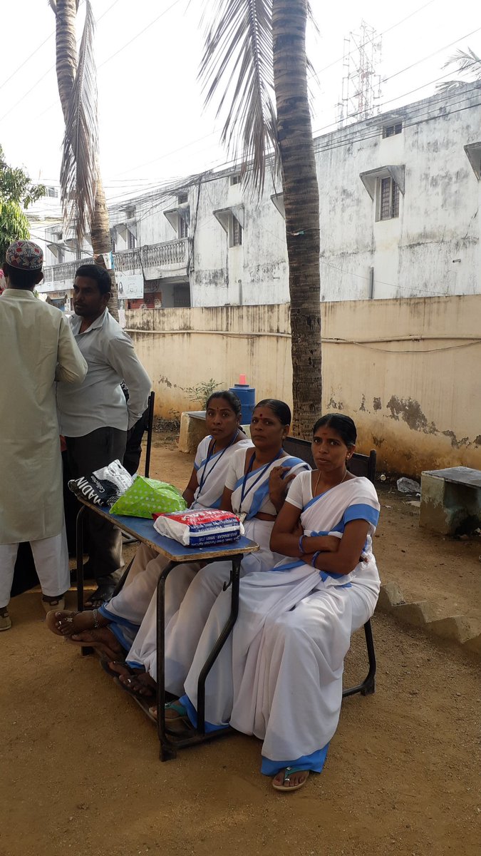 MahabubnagarO's tweet photo. Disabled Friendly Polling Station @ Mahabubnagar, Telangana 

Excellent Arrangements By @DEO_MBNR @Collector_MBNR @Jointcollector1 @dmhombnr  @rama_rajeswari @MBNRpolice @SpokespersonECI #Mahabubnagar #TelanganaElections2018 https://t.co/mHWNMSd2AN