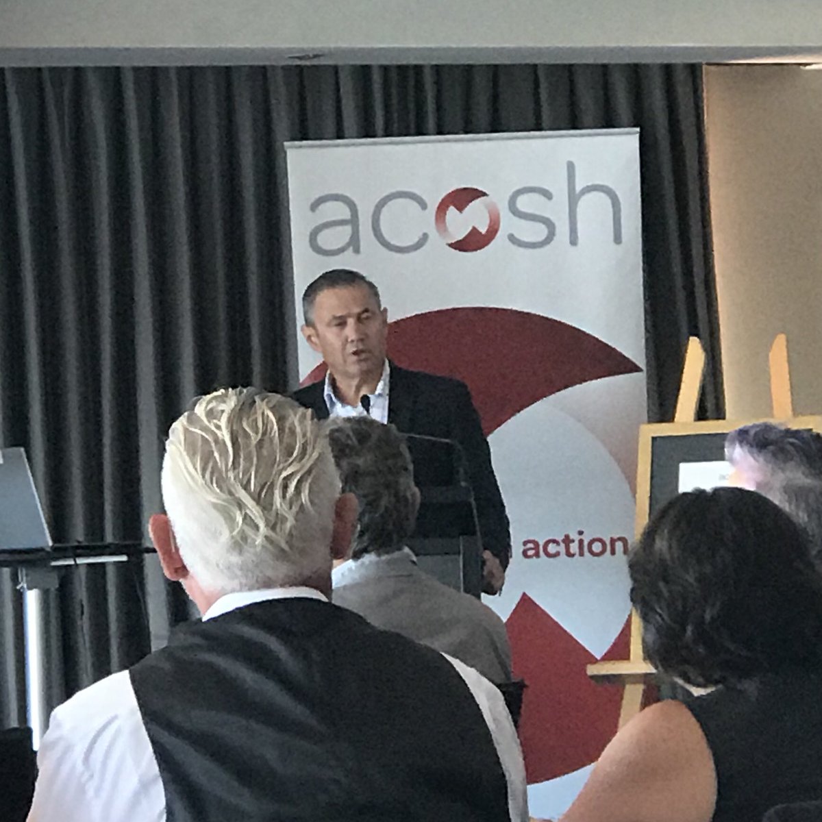 DrCDavies's tweet photo. Congratulations to the WA Aboriginal Tobacco Control Strategic Leadership Group who are the 2018 winner of the #BobElphick award #acosh @tobaccofreeaust @RogerCookMLA https://t.co/fl7scxX7ZQ
