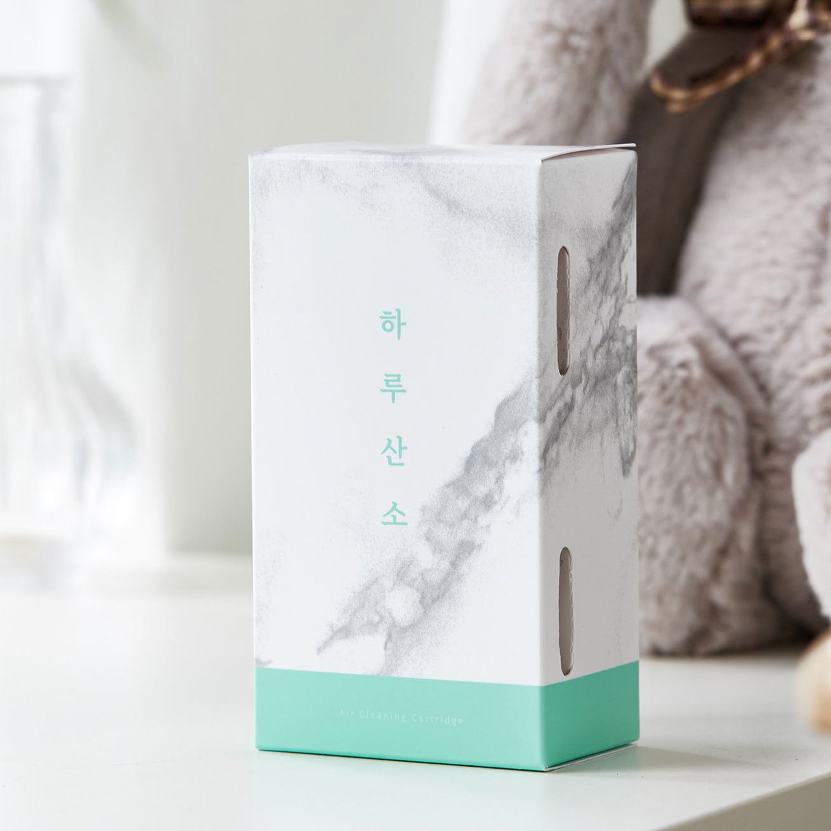 valueofday's tweet image. 올해 최강한파라고 해서 서울 -9도까지 내려갔다고 합니다.이제 슬슬 겨울 월동준비를 해야 되겠습니다. 요즘 난방텐트를 많이 치시고 주무시죠? 환기하기에는 너무 추운날씨 그렇다고 실내활동이 많아 지면 자연스레 이산화탄소가 많아지는데요. 그때 하루산소를 해보시는건 어떨까요? #실내공기정화