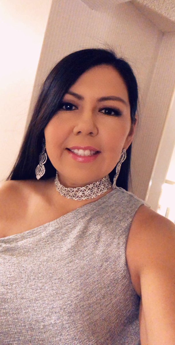 LowaBeebe's tweet photo. Assembly of First Nations Winter Celebration 2018 #AFNSCA2018 #Celebration #YOW #Ottawa #gala 💕 https://t.co/PalloJVKtx