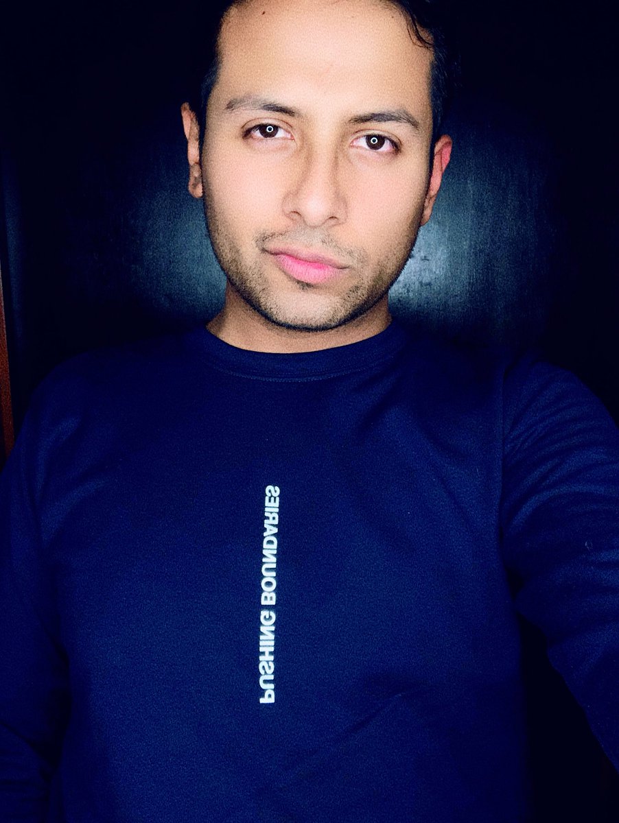 Xtian_Leon's tweet photo. Hey @ElJuanpaZurita soy la persona más feliz del mundo, por fin llegó mi paquete de Acapella con la #Z1Collection amé todas las prendas están rifadisimas y también venía el Pin 😭🙌🏽 fui el 29. Zuricata toda la vida brooooouu gracias por esta increíble colección. https://t.co/nCzTo50pvZ