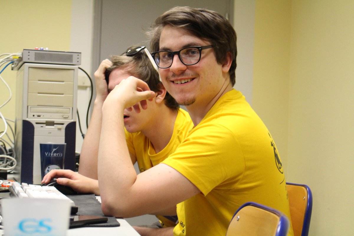 FuretPa1's tweet photo. Les #belettes sont toujours au top ! Malgré la fatigue, on reste sérieux et de bonne humeur 💪 #nuitinfo2018 #nuitdelinfo2018 #DefiJobOpp @JobOpportunIT_ https://t.co/xsuqx0X1to