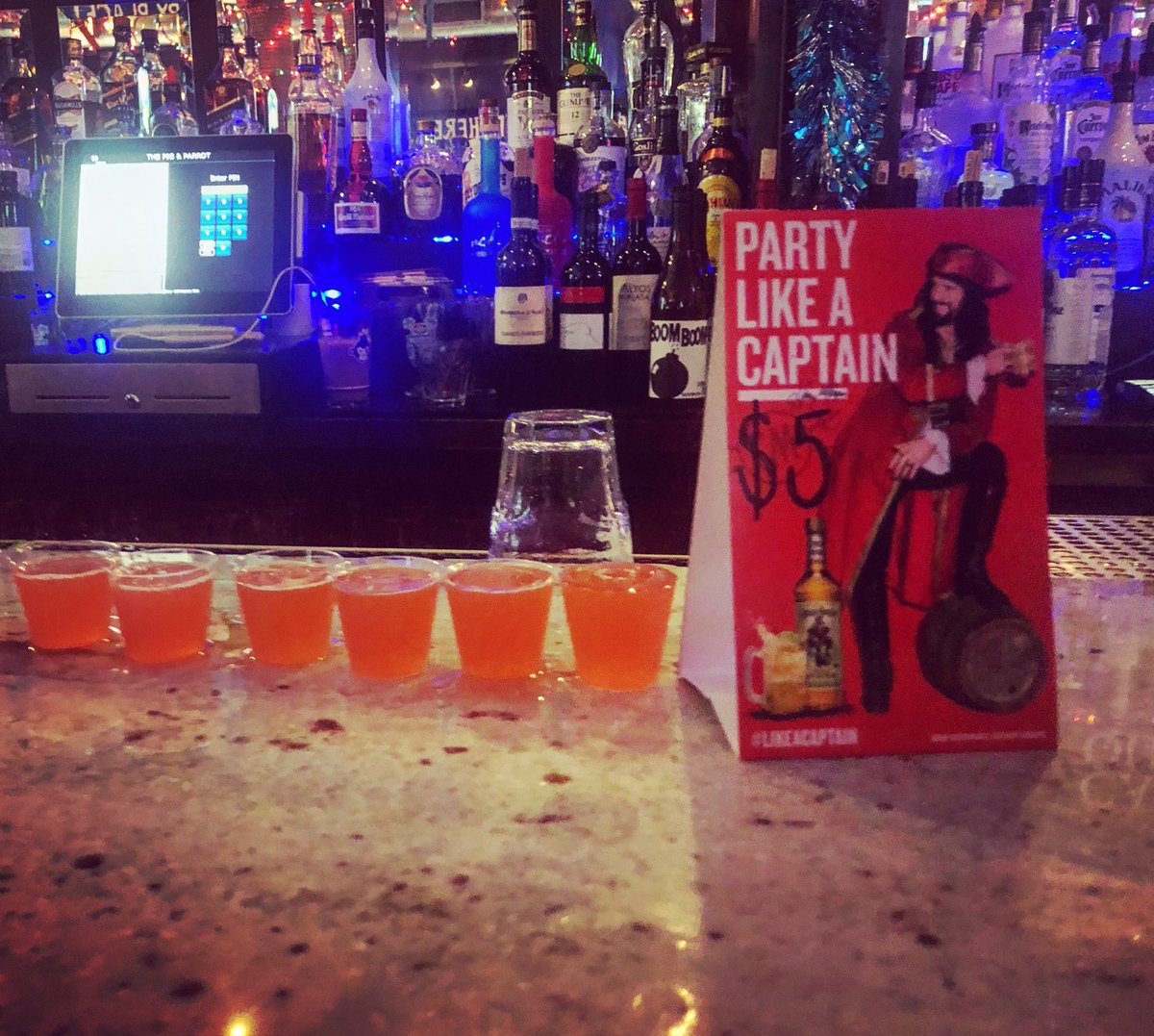 DrinkswMary's tweet photo. Party like a Captain #DiageoRep #CaptainMorgan #Rum https://t.co/xzK0tKVlfo