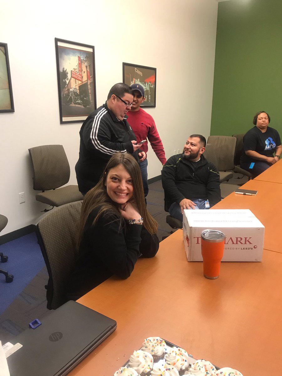 angela_vega9's tweet photo. Congrats to our MDP Grads of 2018 #TulsaProud strongly representing  with 9 &amp; special shout out to Myra being the 1st of many promotions to come. Thank you to all who made time to celebrate with us #TechCareTweets #WatchUsGrow #LeadersCreateMoreLeaders https://t.co/Ky40lFYCym