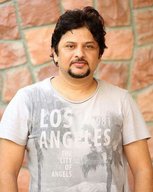 vegaent's tweet photo. Vega Entertainment Wishes a Very Happy Birthday to Film Director #SurenderReddy

#Surender #Reddy #Tollywood #Film #Director #Birthday #December07 #Vega #Entertainment #VegaEntertainment https://t.co/ntePQ8doMU