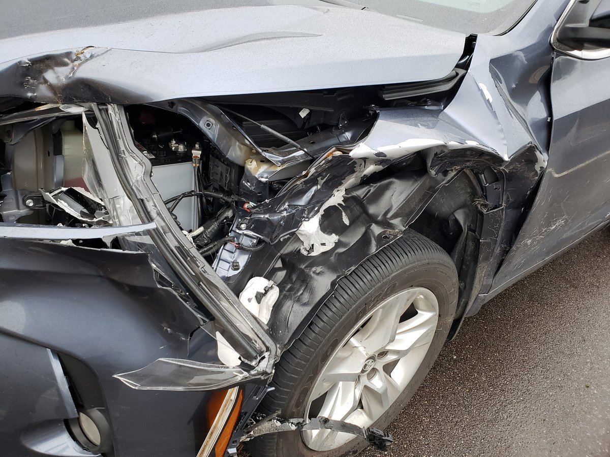 NewInDadtown's tweet photo. @Toyota hit a 200lb+ deer going 65mph...not a scratch on me thanks to my #Highlander. That's why I have it...super safe for my baby (thankfully not with me on the way to work). RIP Highlander though... 6 weeks to fix it 😥

#toyota #missmysuv https://t.co/PkdsaYb3Xw