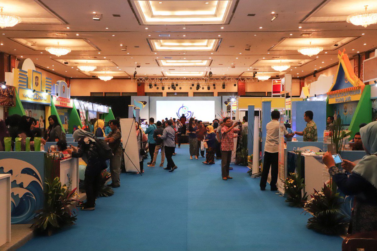 Sahabat Bahari, di #JumatBerkah ini berburu produk perikanan yuk di Indonesia Seafood Expo (ISE). Produknya beragam. Kamu pasti suka. Tempatnya di Cenderawasih Room Jakarta Convention Center. Dibuka mulai 6-8 Desember 2018. Jadi cuma sampai besok. Kuy, serbuuu!😊
#gemarikan