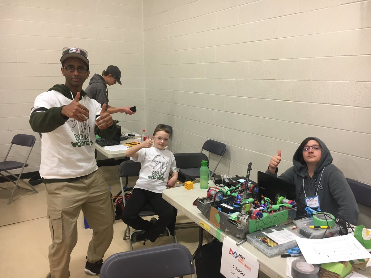 MtColumbiaIT's tweet image. #13000DataWolves having some fun!