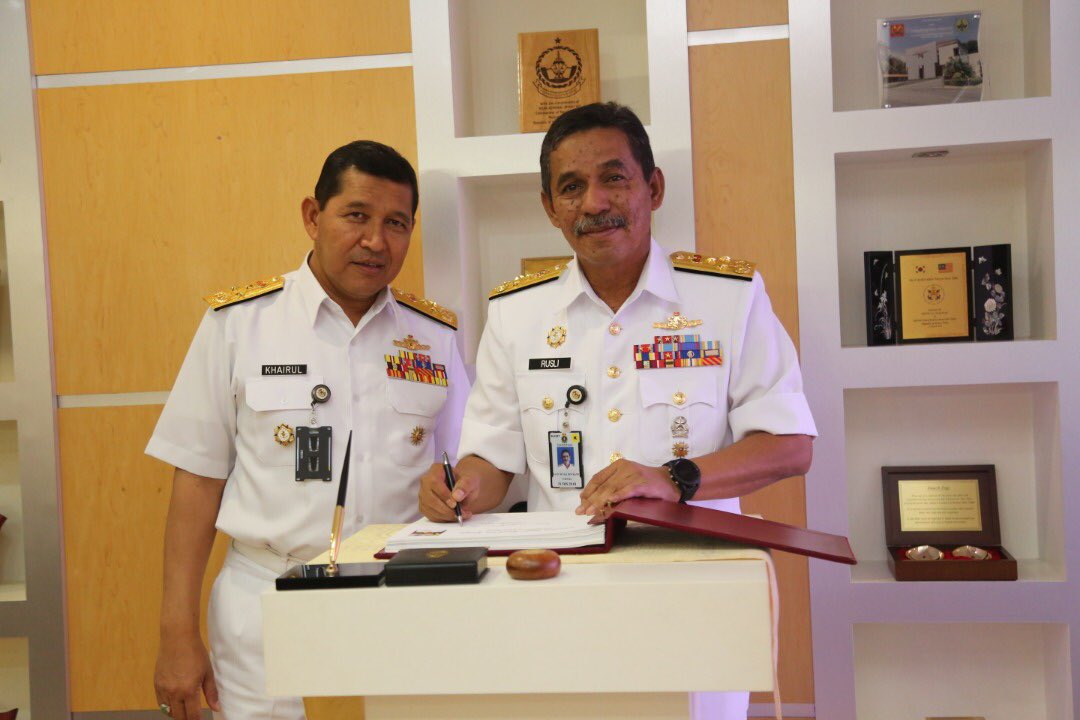 Hq Western Fleet On Twitter Panglima Armada Barat Laksanakan Kunjungan Hormat Ulung Beliau Ke Atas Timbalan Panglima Tentera Laut Hari Ini Di Markas Tentera Laut Mindefmalaysia Navypride Navynews Https T Co Uhekwfzbke