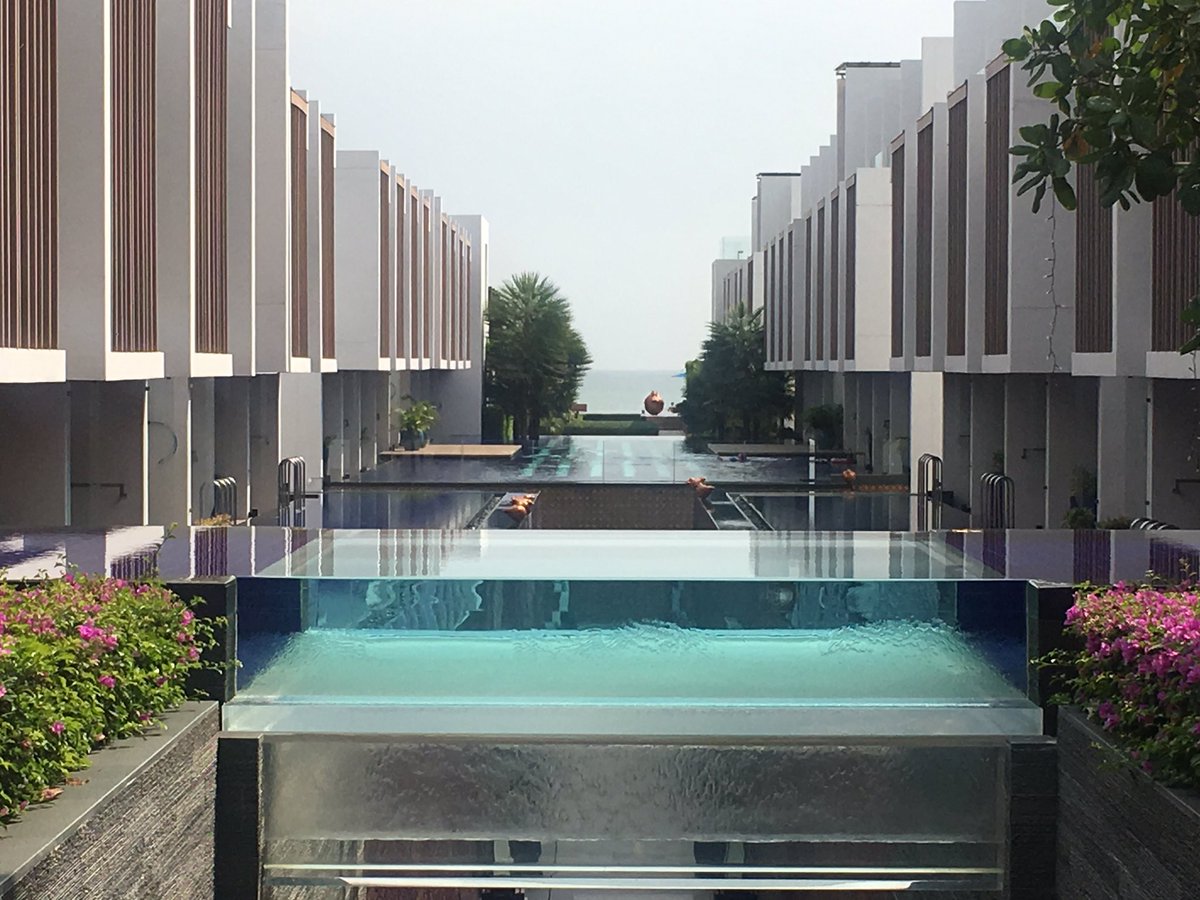 package_d_d's tweet photo. ACE of Huahin Resort 
จะอยู่แต่หัวหิน ยาวๆ เป็นอาทิตย์ แบบนี้หรอ ชื่อรร ทำให้คิดถึง TT https://t.co/KPAzjE4FgZ