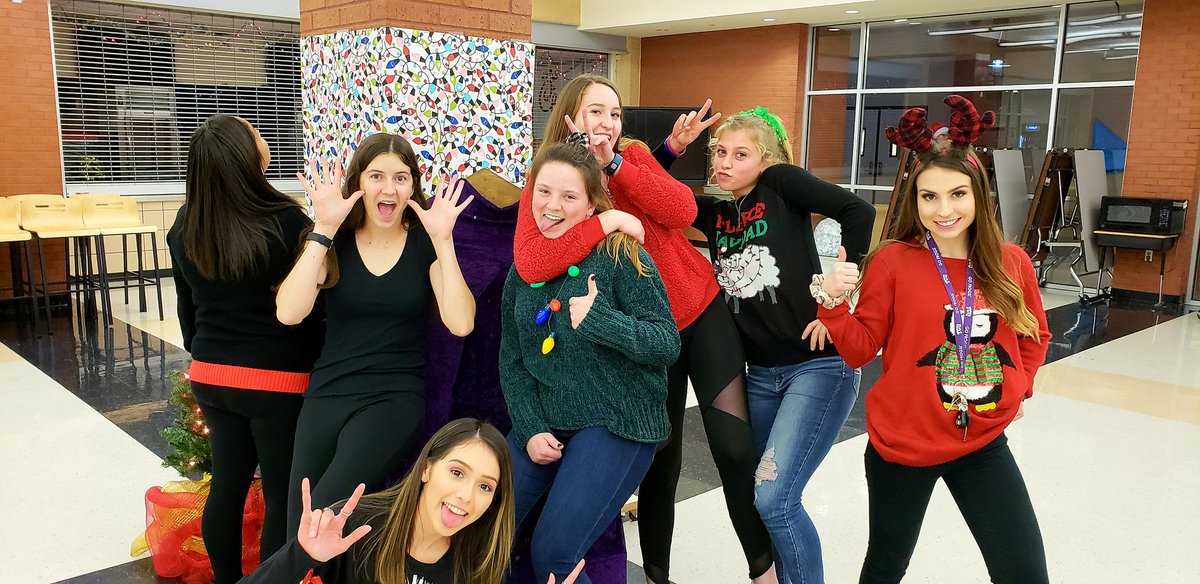 Officers from both Boswell and Saginaw NHS having fun together at the Circle of Friends party while working to give kids in our district some great memories! <a href="/boswellhs/">Boswell High School</a> <a href="/SaginawHighNHS/">Saginaw NHS</a> <a href="/saginawhstx/">Saginaw High School</a> #emsproud #staythecourse
