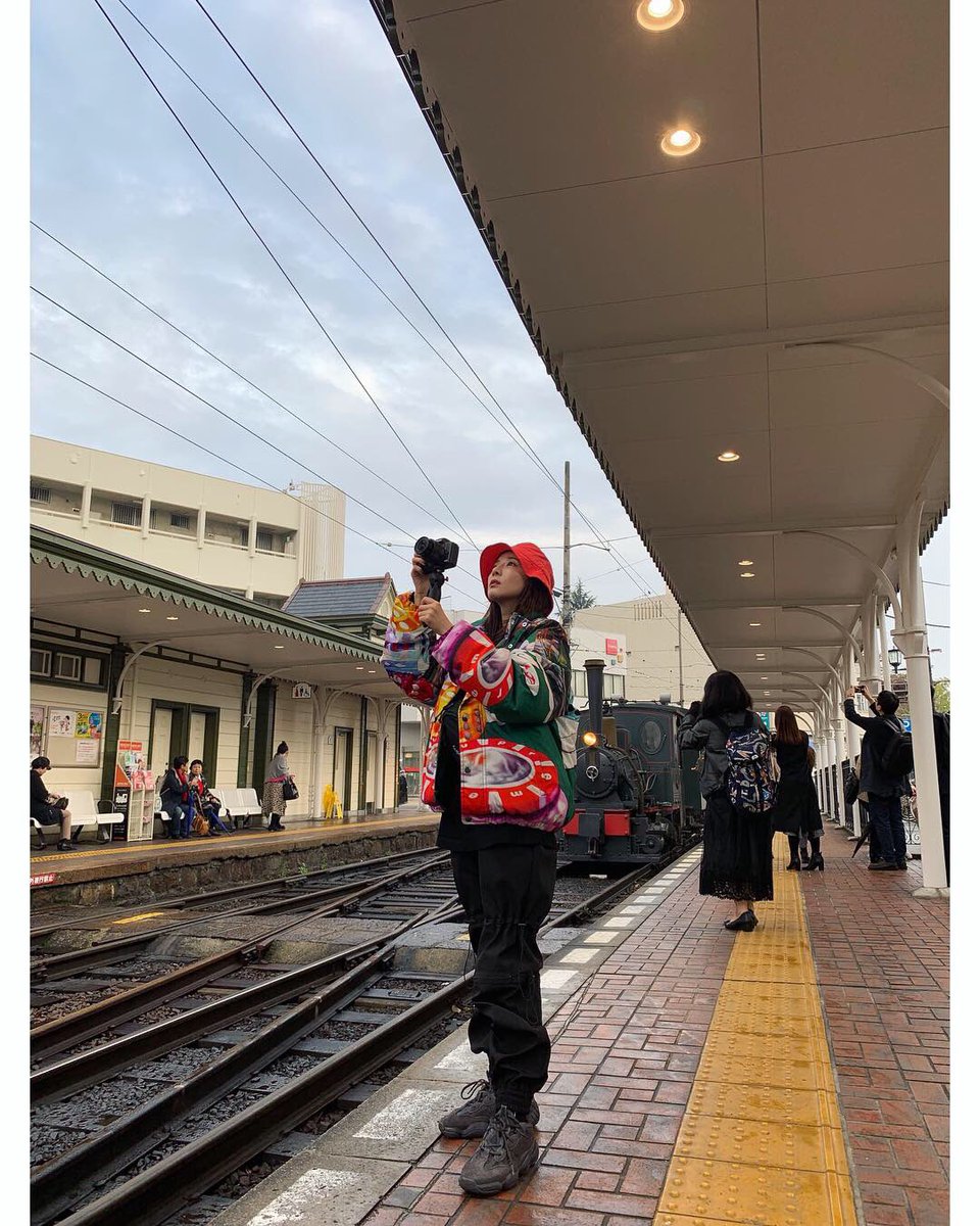 krungy21's tweet photo. #ehime #matsuyama #japan Bocchan train 🚋 https://t.co/kS1gS7Fave