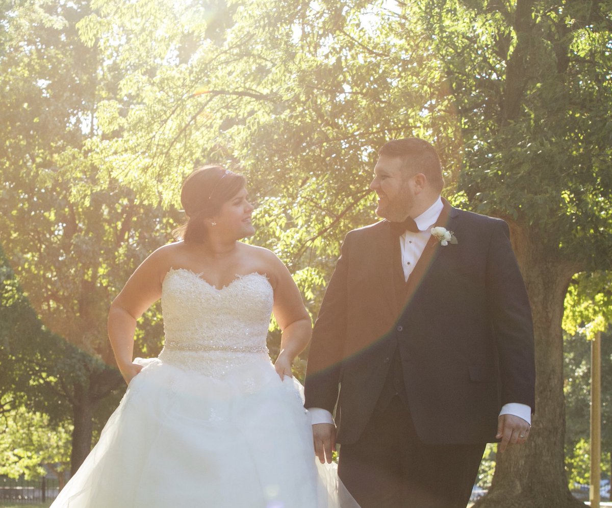 CathyLee81's tweet image. Throwback Thursday❤️ #notthatlongago #PenceNewLeeWeds #oneofthoseismydad 😂