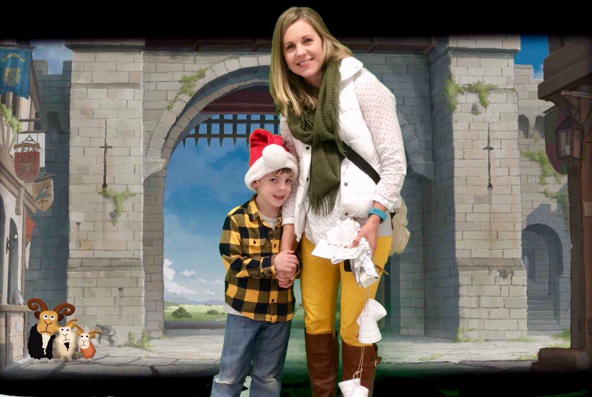 bucksortn's tweet photo. More #GreenScreen smiles at Linden’s #EnchantedEngineering event #FairytaleSTEM Truly a #Knight2Remember @LindenLion @ORSchools https://t.co/5nR1ZCPTjg