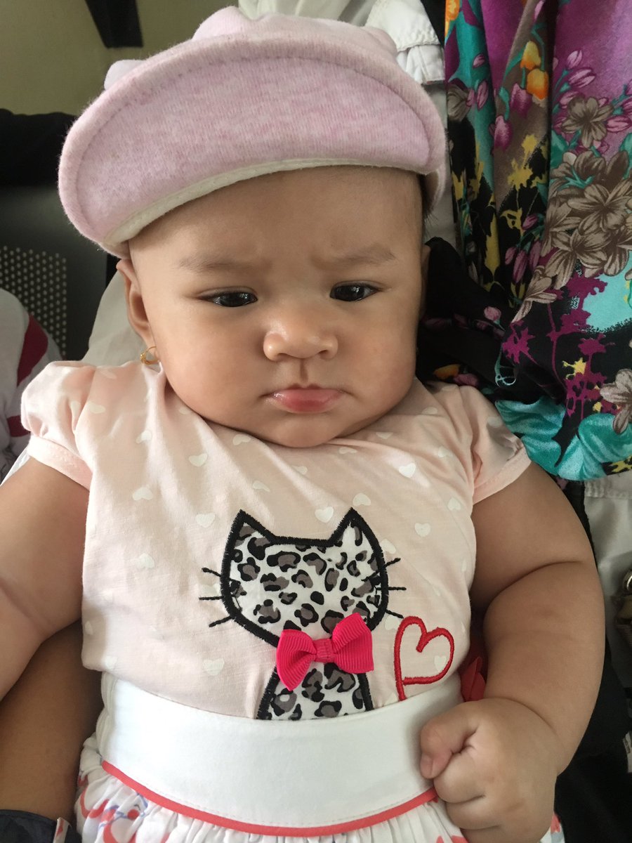 DheLetihenk's tweet photo. Ta sambung kening memble bibirnya dia tau mo di suntik pahanya 😭 https://t.co/mauumKjVkb