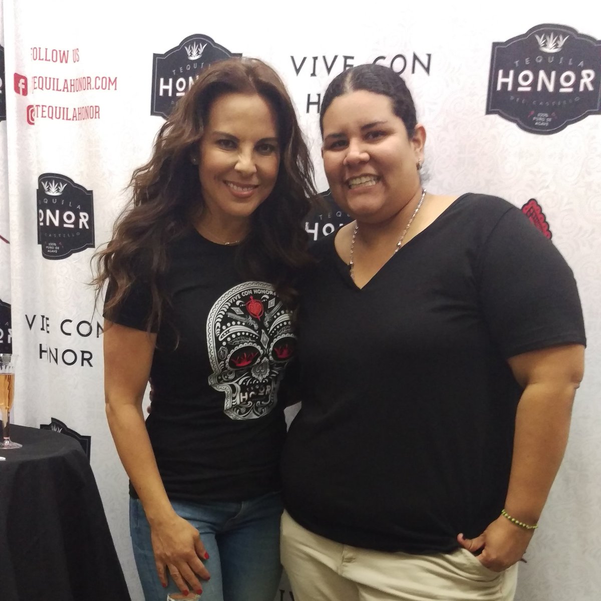 superfandekate's tweet photo. Feliz de verteeeee! @katedelcastillo https://t.co/uJFzTbM2fj