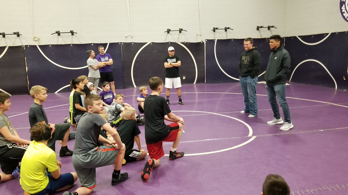 LHS_Wrestling's tweet photo. LHS wrestlers Hunter Day and Ben Wiedenmann took some time tonight to talk to the Wildcat Wrestling Club advanced and intermediate wrestlers about "Wildcat Style" and our high school wrestling philosophy.
#WildcatWrestling #BuiltWildcatTough #WildcatStyle https://t.co/1ivgvwAygZ