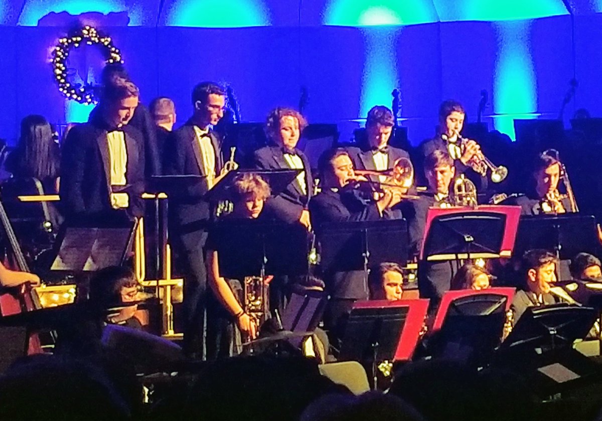 GEHSAPhumanMsB's tweet photo. Ramtastic talent performing holiday concert to sold out audience! So proud of all our students and colleagues. Truly special. @GE_Rams @GlenbardDist87  @glenbardeastmus https://t.co/fyT8laNSnz