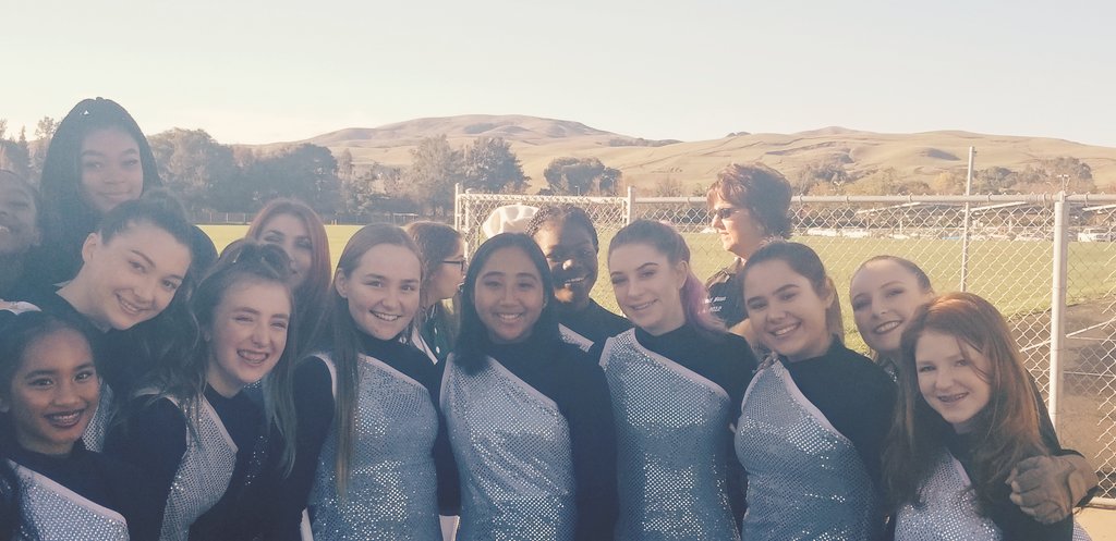 Nurse_MarisaR's tweet photo. Thanks Rodriguez Squad for presenting such a Magnificent Performance for Oakbrook Academy of Arts!  #spectacularperformance https://t.co/uwqnLjl8t9