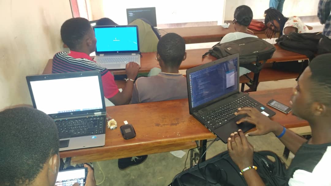 AkhenatonIbolo's tweet photo. We take the control of mobile development
Ps : intent
@AkhenatonIbolo
@CurtisKakeu
@krawist
@GhislainWabo https://t.co/VoN4rAF7B5