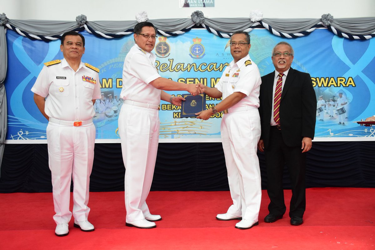 kdptldm's tweet photo. CNET @ArisAdiTanBinA1 inaugurates the launching of TLDM-ASWARA Music Art Diploma Program for RMN's Supply Branch ratings. 

@tldm_rasmi @MPPL_TLDM @reza_azeranil63 @fmyeor @jamaludinsairi https://t.co/LSCgqkyBhh