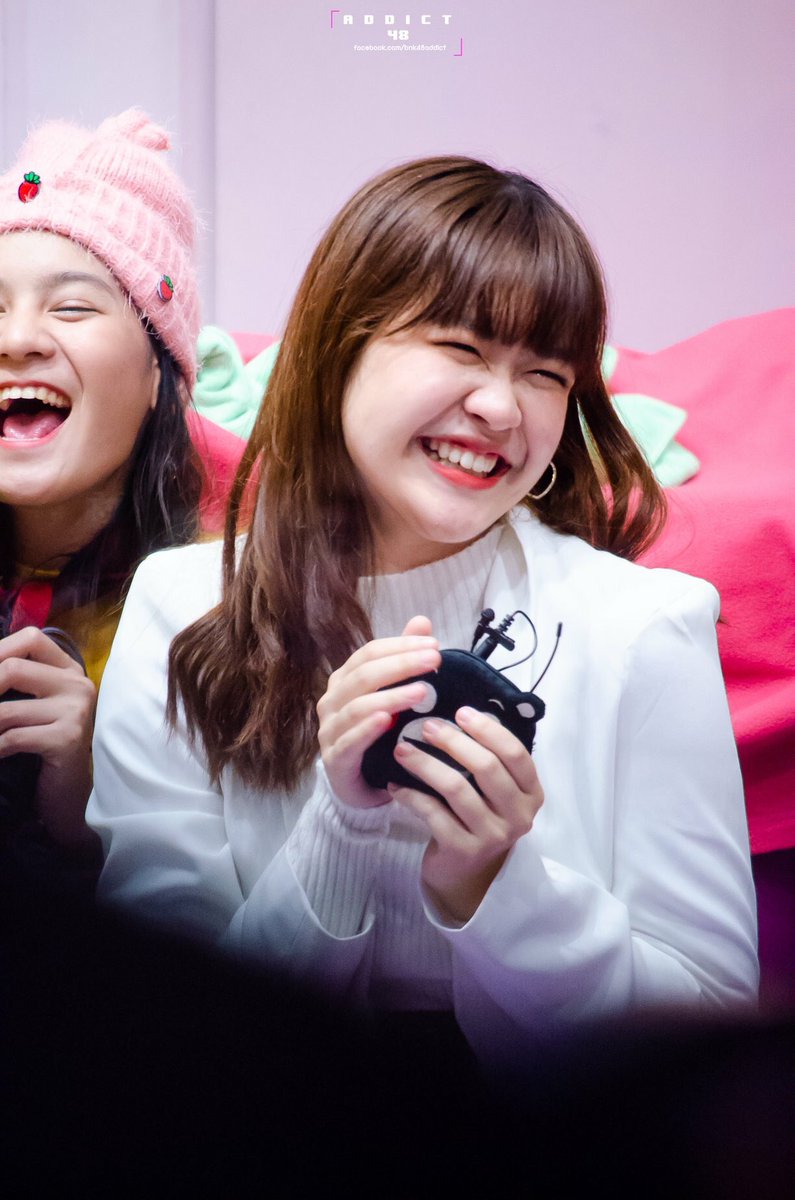 BNK48Addict's tweet photo. 😆

Myyu BNK48
#MyyuBNK48 #BNK48
#DigitalLiveStudio 4.12.18 https://t.co/FdCDMEYNeE