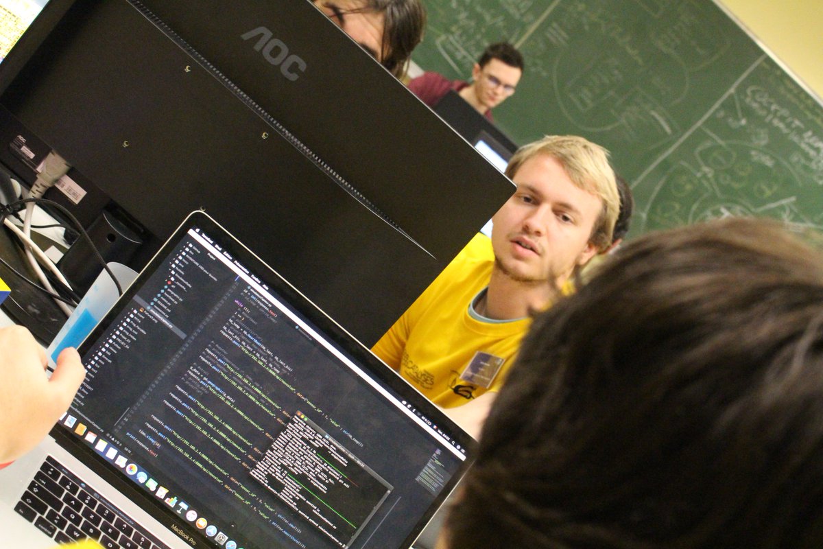 FuretPa1's tweet photo. Plus qu'une heure avant la fin, les #belettes entament leur dernière ligne droite ! Go go go ! 
#nuitinfo #nuitinfo2018 #DefiJobOpp @JobOpportunIT_ @Ce1ine https://t.co/ke4ujRtwvt