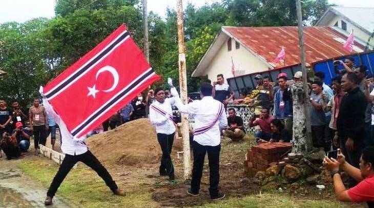 beritaKBR's tweet photo. Milad GAM, Bendera Bintang Bulan Berkibar di Aceh https://t.co/GbqJS4A4eC
"Ini bentuk penghargaan pada martabat Aceh yang kami perjuangkan dari tahun 1976 oleh Wali Negara di Bukit Halimun"
#GAM #MiladGAM #Aceh https://t.co/4hCm20LjiE