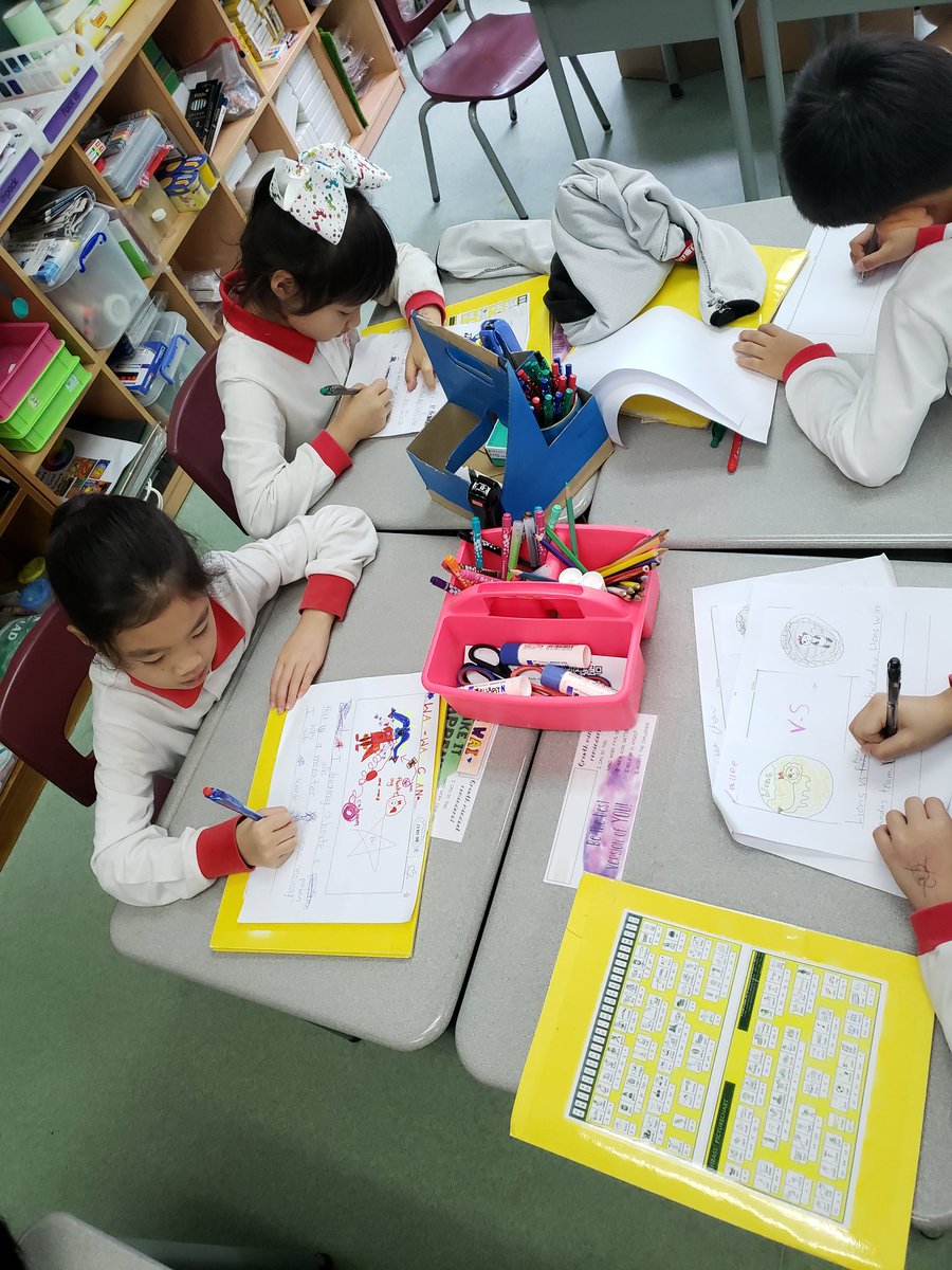 MissCBritton's tweet photo. Learning to plan a story across our hands! #TISMacao #writingpartners #lucycalkins #writersworkshop https://t.co/XxyEj6Fqef