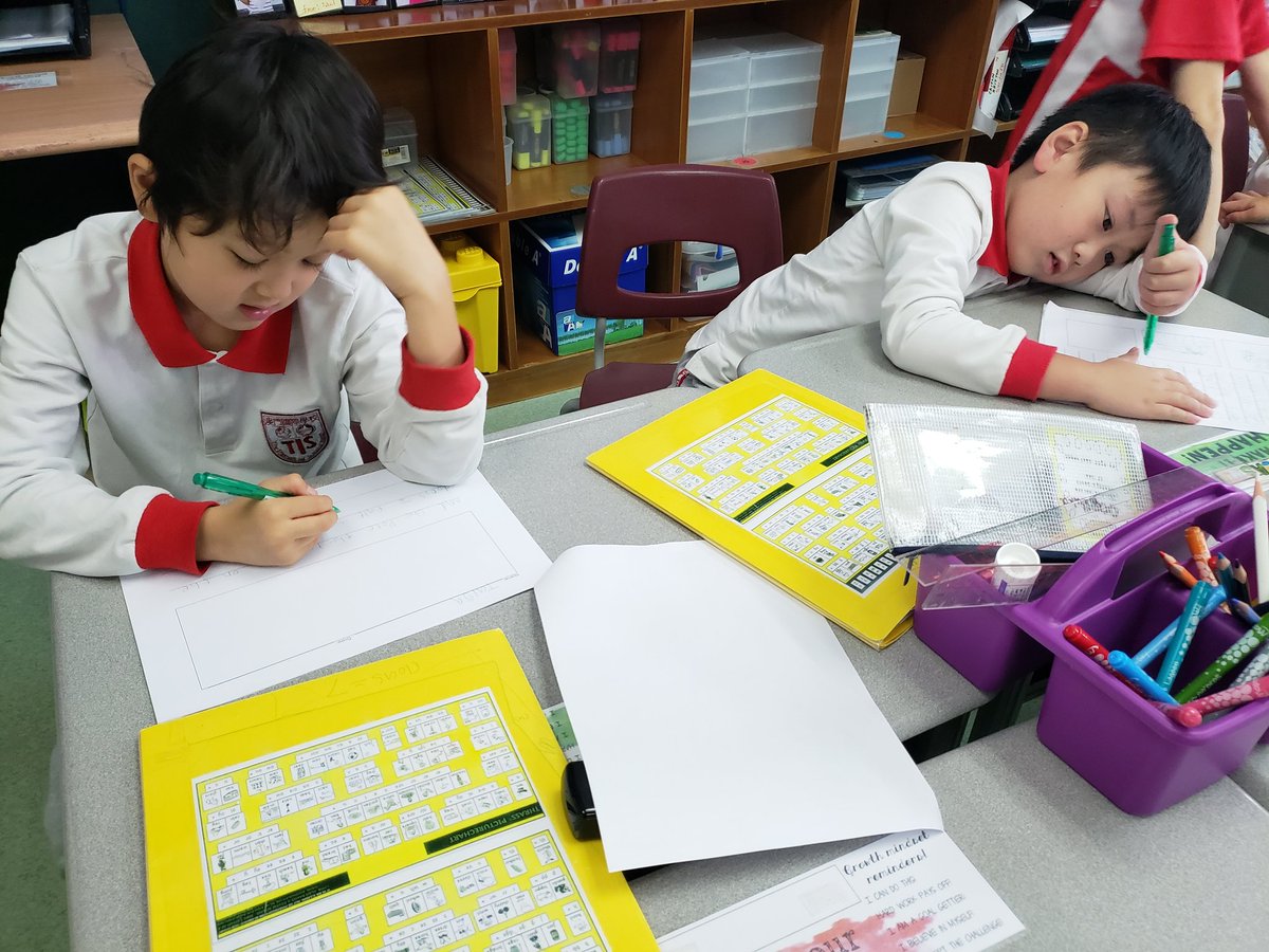 MissCBritton's tweet photo. Learning to plan a story across our hands! #TISMacao #writingpartners #lucycalkins #writersworkshop https://t.co/XxyEj6Fqef