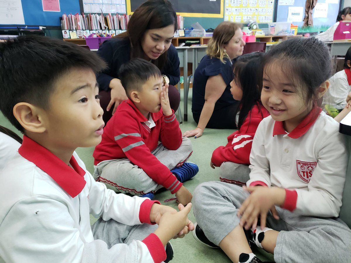 MissCBritton's tweet photo. Learning to plan a story across our hands! #TISMacao #writingpartners #lucycalkins #writersworkshop https://t.co/XxyEj6Fqef