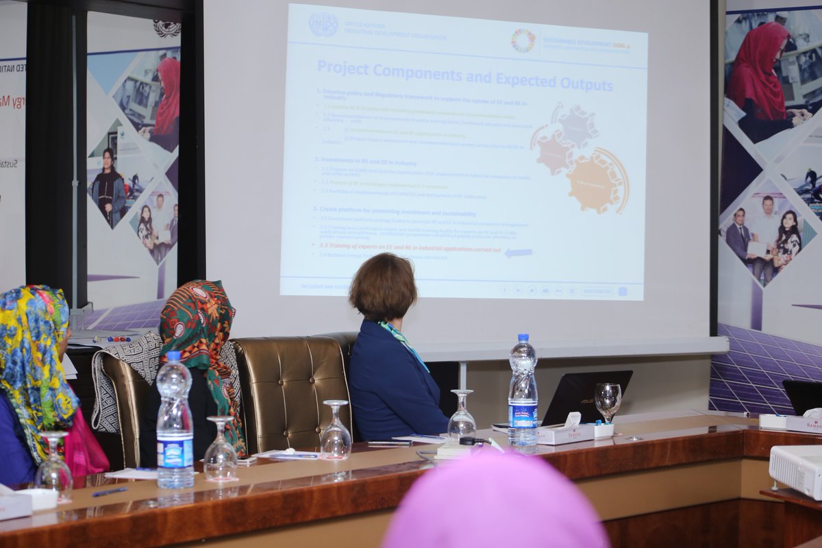 UNIDO_Pakistan's tweet photo. A Women focused training session happening now to Inspires, Empower women in Energy @UNIDO @theGEF focuses on energy management system for women professionals aiming to energize & connect women in the energy industry providing opportunities to build future leaders in Industry https://t.co/fhAChabH4h