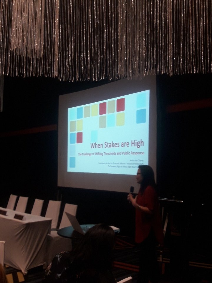 PCIJdotOrg's tweet photo. Jenina Joy Chavez, coordinator of Action for Economic Reforms - Industrial Policy Team and Co-Convener of Right to Know, Right Now! Coalition, starts her presentation by posing questions on public outcry and damning evidences when it comes to corruption stories #OpenContractingPH https://t.co/AH0dsgykho