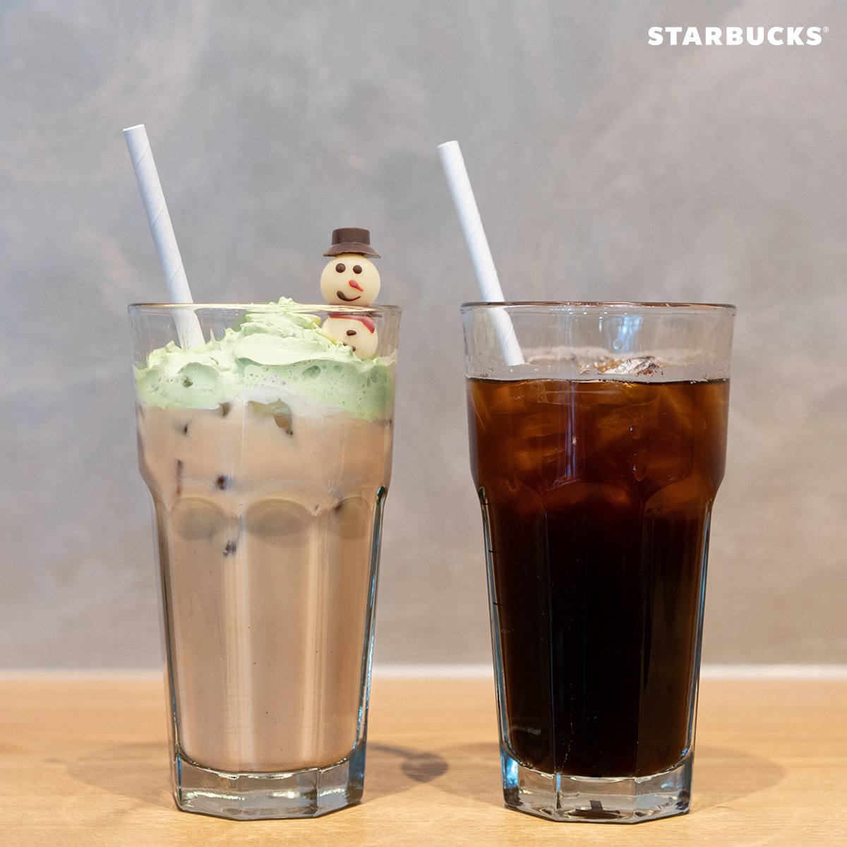 StarbucksKorea's tweet photo. 종이 빨대 도입으로
연간 지구 🌍 한 바퀴에 해당하는 37,800km의 
플라스틱 절감을 기대할 수 있어요 🤗

✅ 12월 26일부터 전국 스타벅스 매장에서
종이 빨대를 운영합니다
✅ 스타벅스와 함께 환경 운동에 동참해주세요 😃 https://t.co/QBYB0ge11k