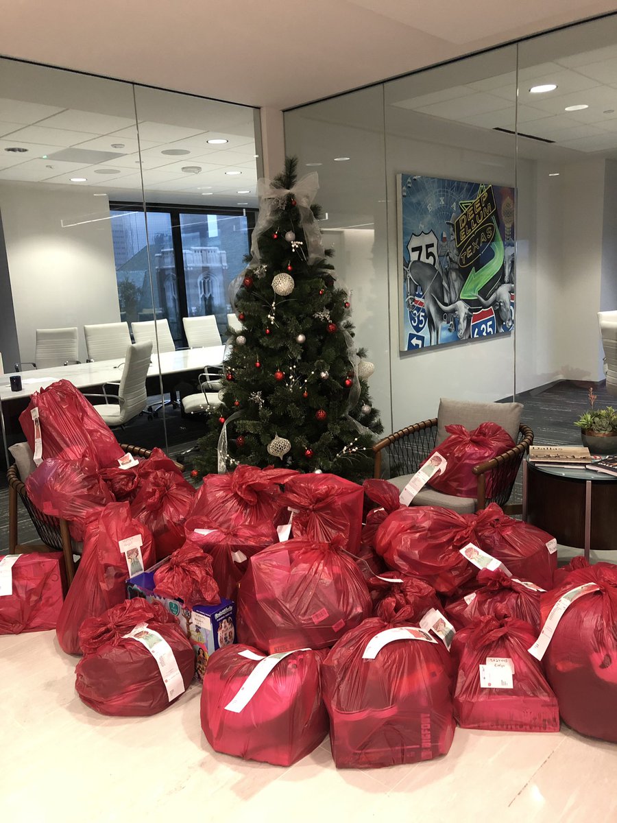 I had a meeting today at <a href="/StreamRealty/">Stream Realty Partners</a> in #Dallas and walked into this festive sight... times 2!  So awesome to see!! #angeltree #salvationarmy #giving #happykiddos