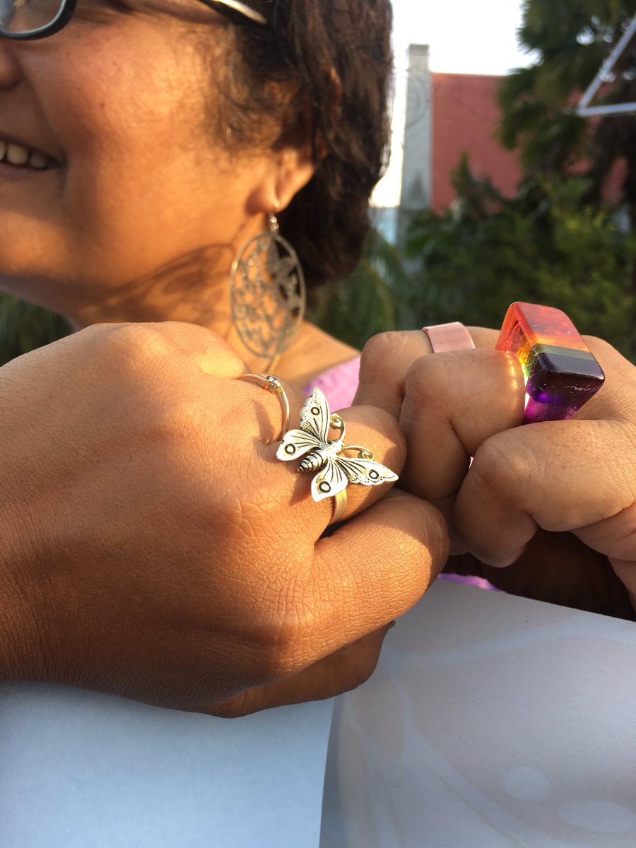 EmDeeS11's tweet photo. #loveislove #butterfliesfordemocracy #weresist✊🏽🦋 #repeal365a #lka https://t.co/MzoS4TI3Ba