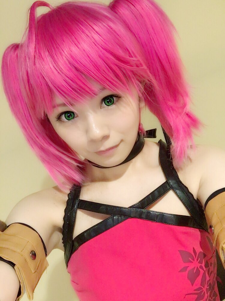 guns3kathy's tweet photo. みんな未公開の写真載せてるねっ👀🌸私は去年のクリスマスに初めて会ったあっちのマツリカさんが知らないうちに私のスマホで撮ってた写真載せるだよ〜🍓🍰マツリカさんってばレミーと一緒でいたずらっ子なんだからぁ🙊💡 https://t.co/g5Qzkop8Qc