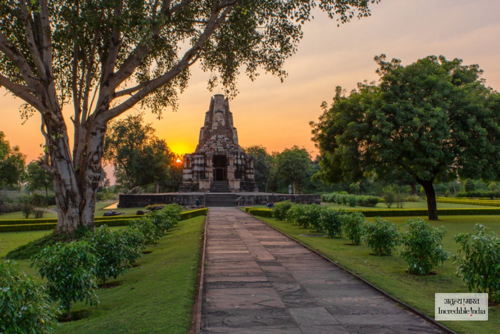 incredibleindia's tweet photo. A ravishing blend of history and unparalleled creativity. One of the UNESCO World Heritage Sites in #India, the Khajuraho group of monuments in #MadhyaPradesh is renowned for their architectural symbolism. #IncredibleIndia
@tourismgoi @alphonstourism @MPTourism https://t.co/SxXxeEyEf8