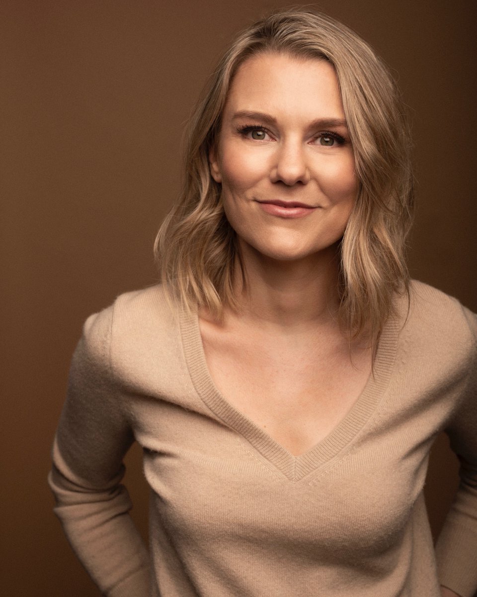 KirkusAudiobook's tweet photo. Our guest on today’s #podcast is @fionahardingham who discusses the preparation she put into her #BestAudio18 narration of the final #IncorrigibleChildren series title by @Maryrose_Wood w/ its array of accents and voices https://t.co/hrjf9k032P https://t.co/VoNsxCQ6i4